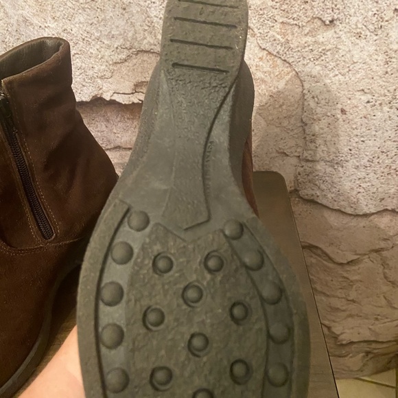 Saute Mouton Brown Suede Wedge Winter Boots - Picture 5 of 7